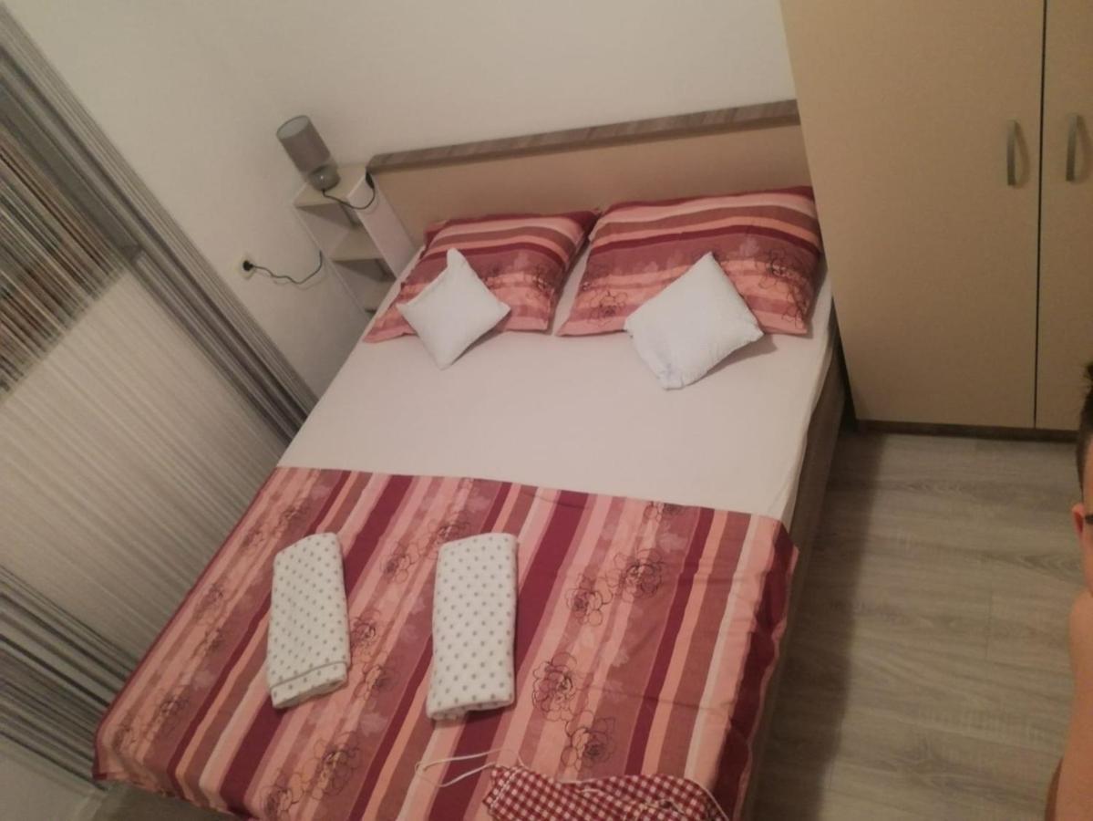Apartament Leo Vir Zewnętrze zdjęcie
