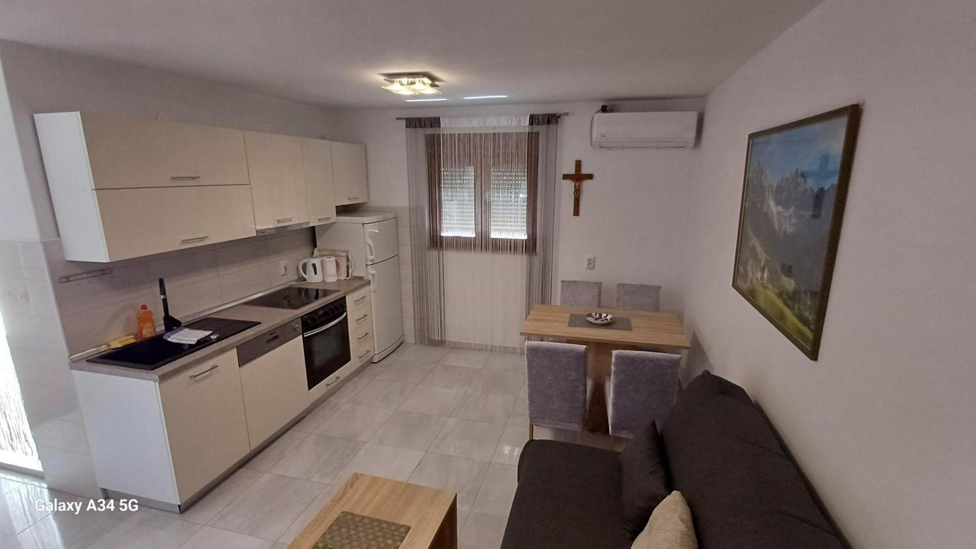 Apartament Leo Vir Zewnętrze zdjęcie