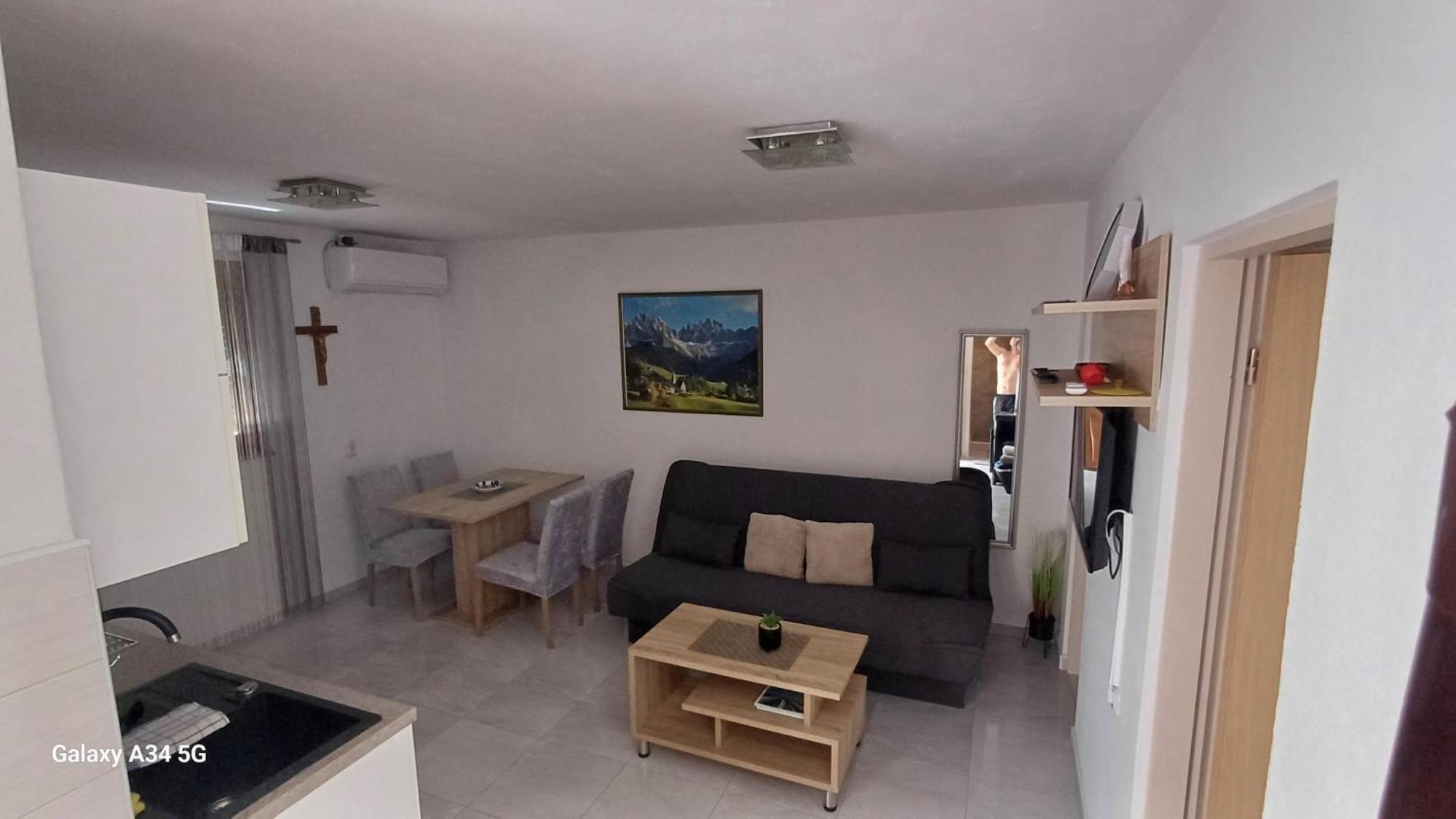 Apartament Leo Vir Zewnętrze zdjęcie